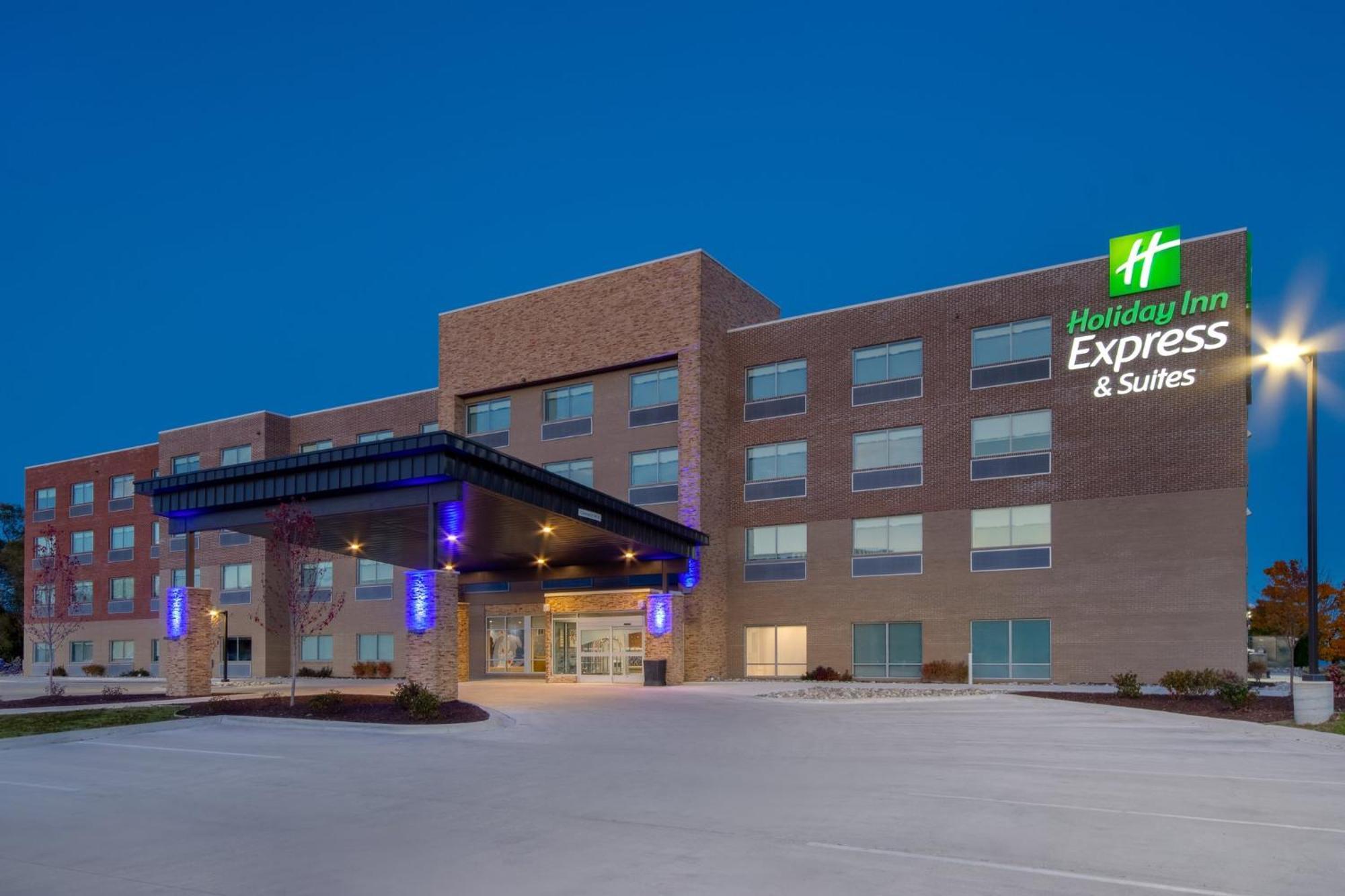 Holiday Inn Express & Suites Oscoda By Ihg Exterior foto
