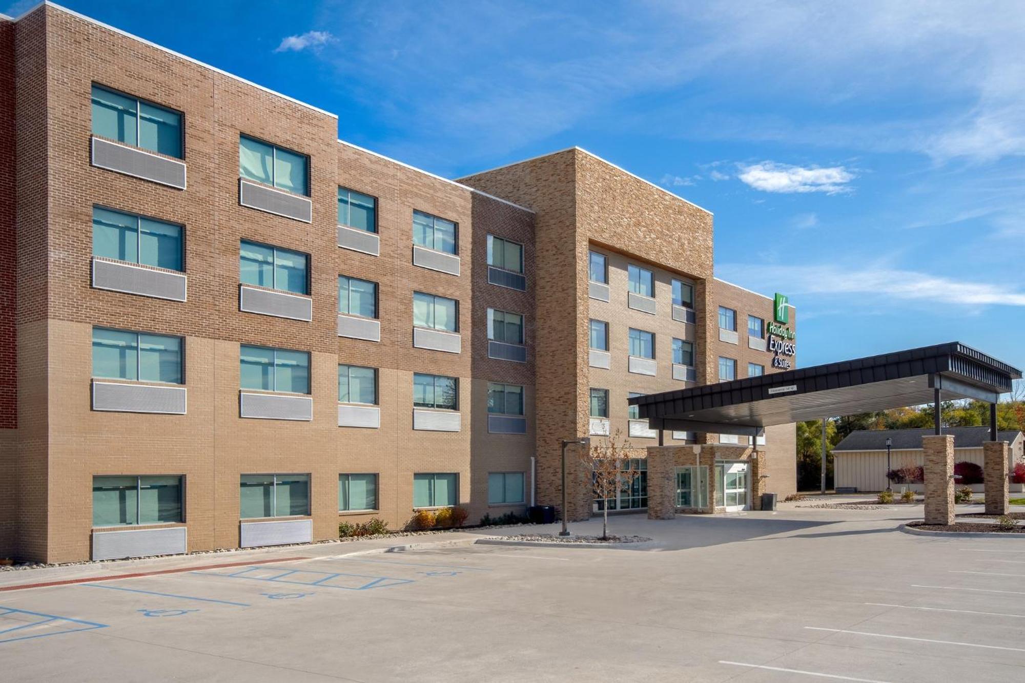 Holiday Inn Express & Suites Oscoda By Ihg Exterior foto